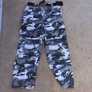 Almost famous camp print cargo jeans size L
